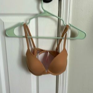 Victoria Secret's Nude Bra
